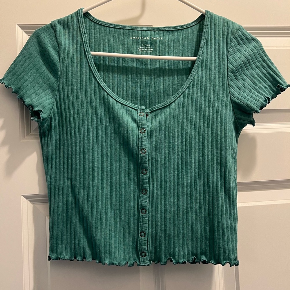 American eagle button-up crop tee